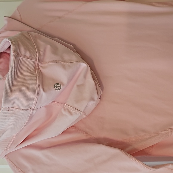 311. Lululemon Stay on Course Pullover - Picture 5 of 11